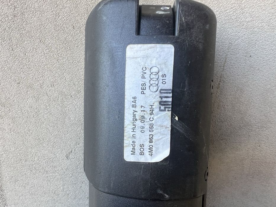 Шторка багажника Audi Q7 4M 4M0863553C