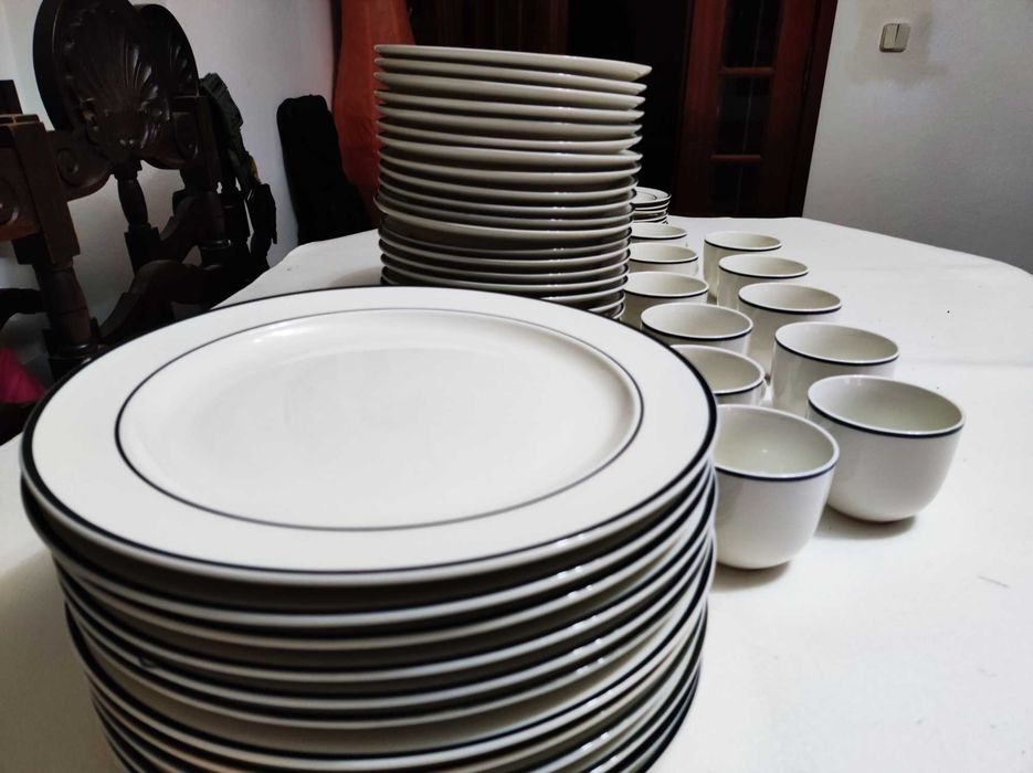 INTRO STONEWARE Dinnerware Set, 35 Pieces64862551529474123