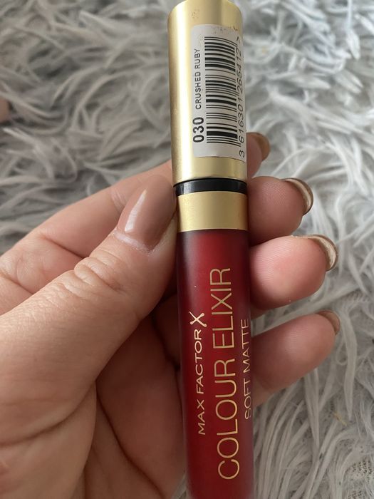 Max Factor Colour Elixir Soft Matte w odcieniu 030 Crushed Ruby (pojemność 4 ml)