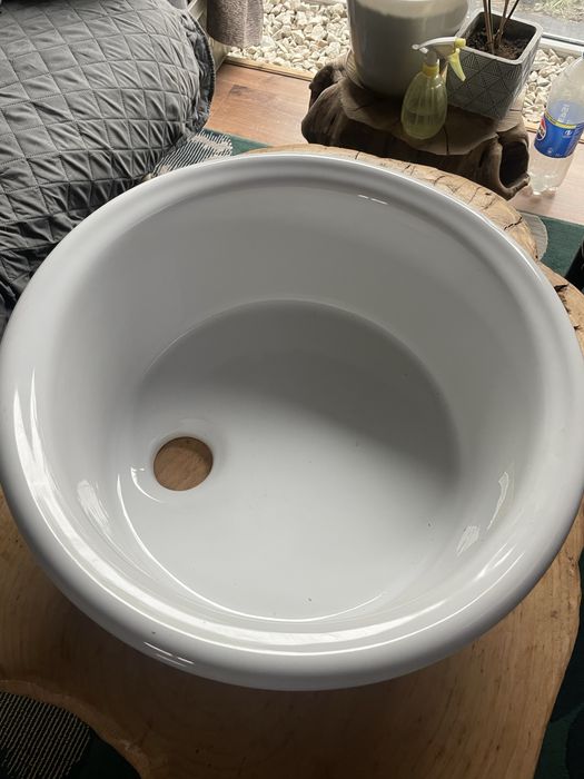 Porcelanowy okrągły zlewozmywak
