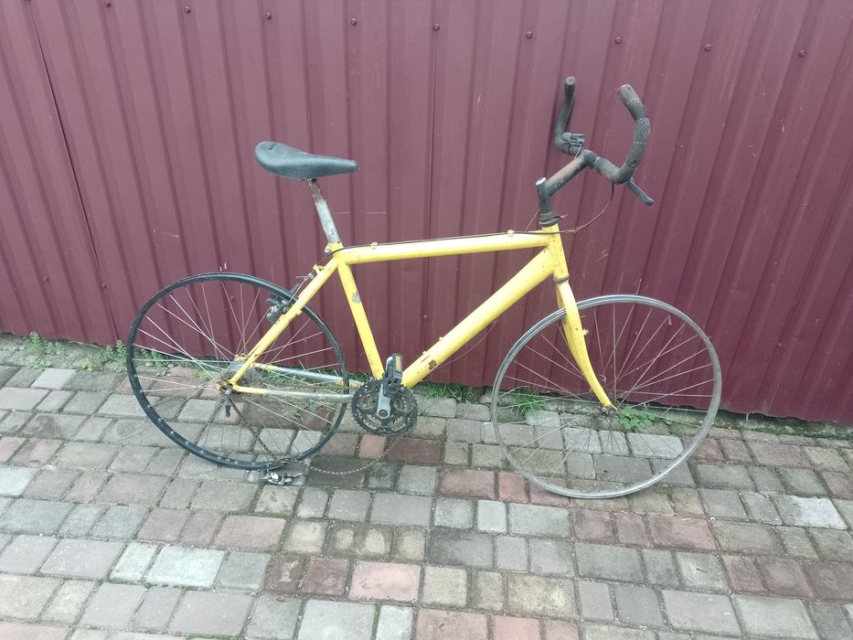 Велосипед спортивний.