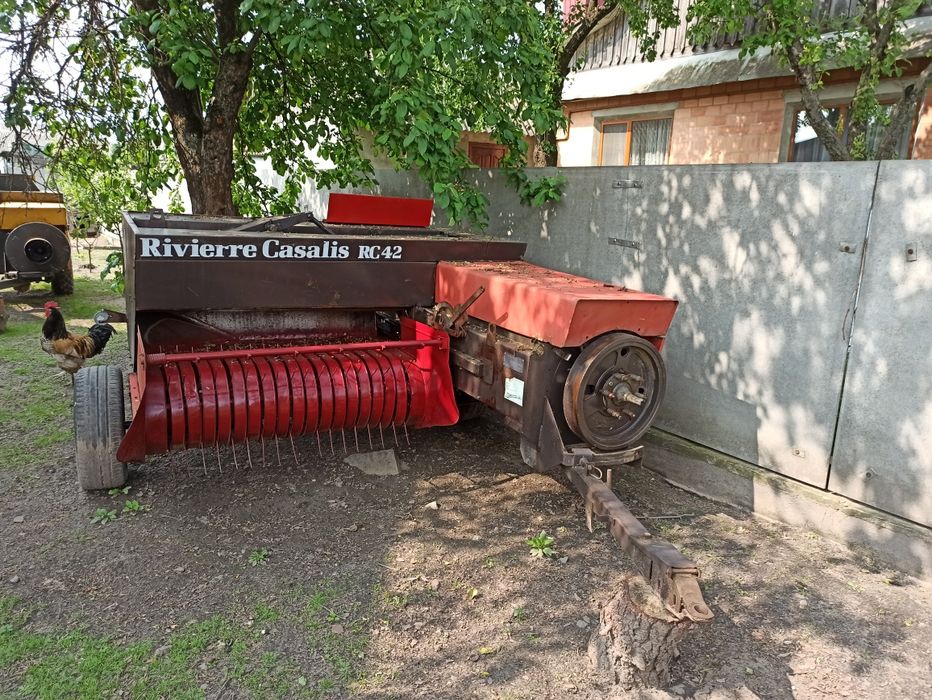 Прес підбирач Rivirre casalis