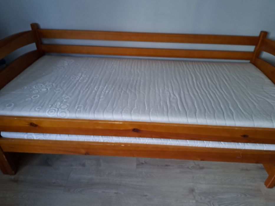 Łóżko dziecięce podwójne, drewniane