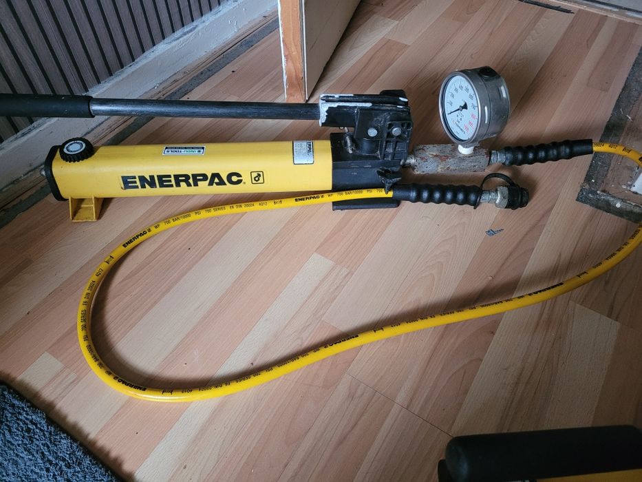Podnośnik hydrauliczny Enerpac 700bar