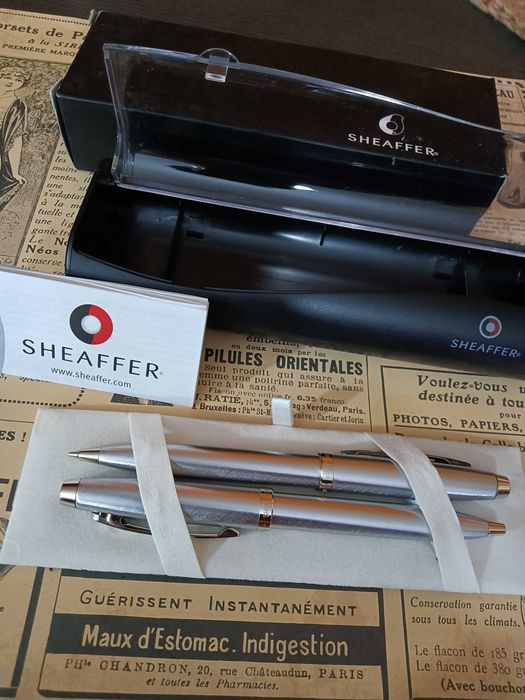 Conjunto caneta esferográfica e lapiseira da marca sheaffer inox