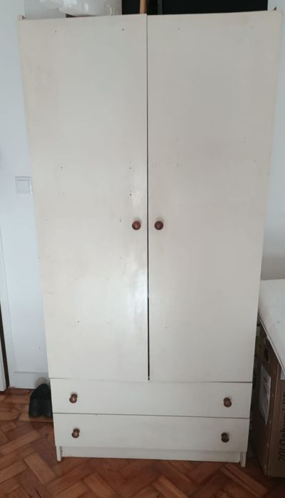 Armário com duas gavetas