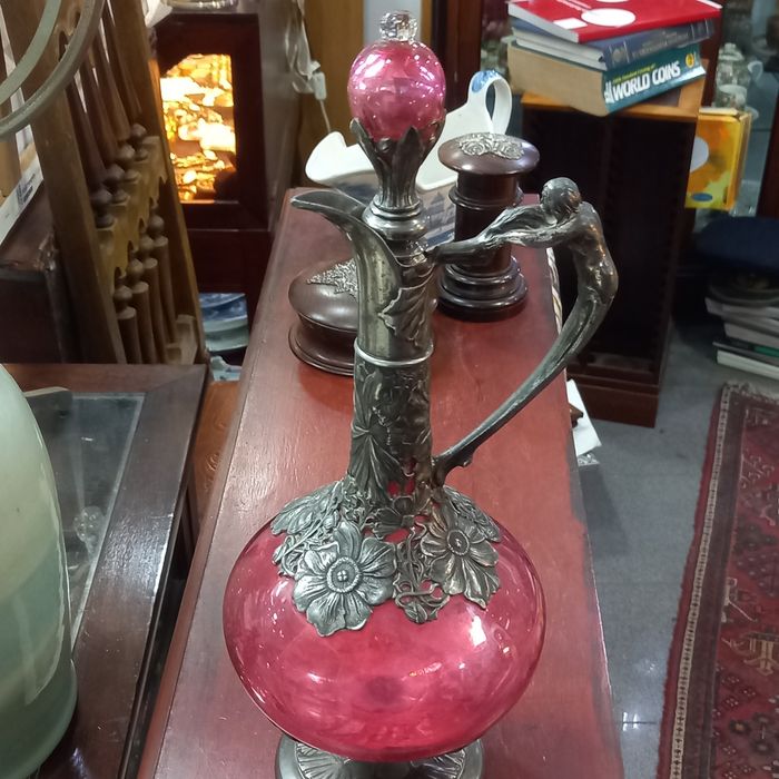 Garrafa Arte-nova em cristal e metal estanhado