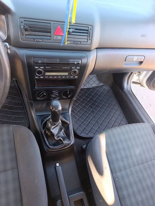 Skoda Octavia Tour 1.6 бензин