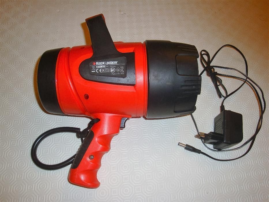 lanterna recarregável "Black & Decker"