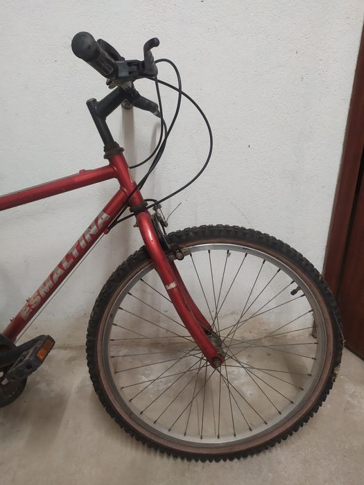Bicicleta Usada (Vermelho)