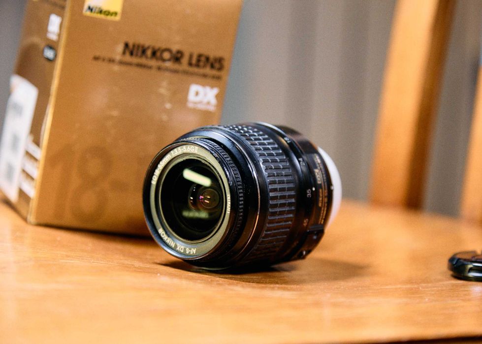 Об'єктив Nikon AF-S DX Nikkor 18-55mm f/3.5-5.6G ED II