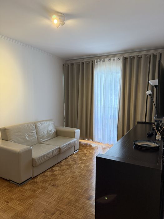 Aluga-se quarto individual em Alfornelos disponivel Julho