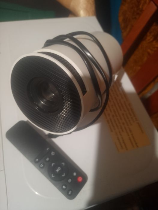 Продам проектор новий