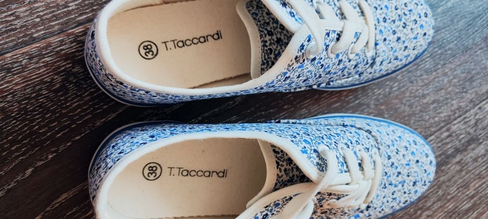 Кеди, мокасини 37-38 розмір