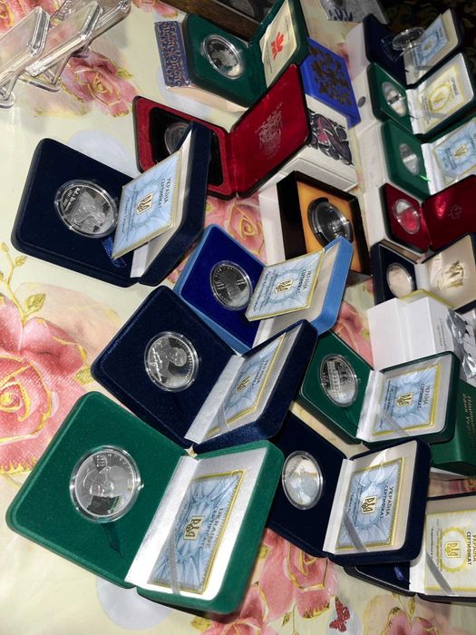 Монети НБУ і Світу.