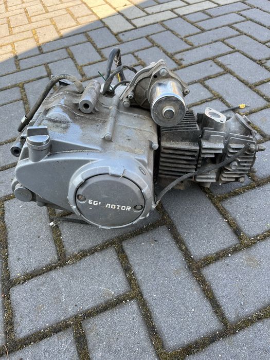 Silnik ze skrzynia półautomat  125cc EglMoto do remontu.