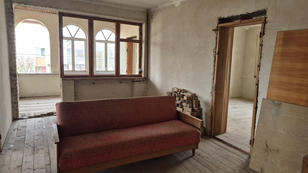 Продаж цегляного будинку