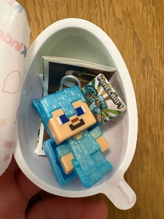 Figurka Minecraft Steve diamentowy kinder joy