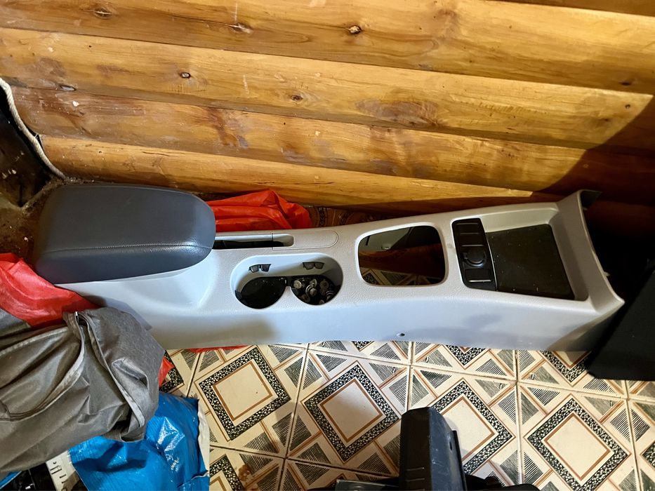 Консоль, полка, підлога багажника Kia Cerato 1