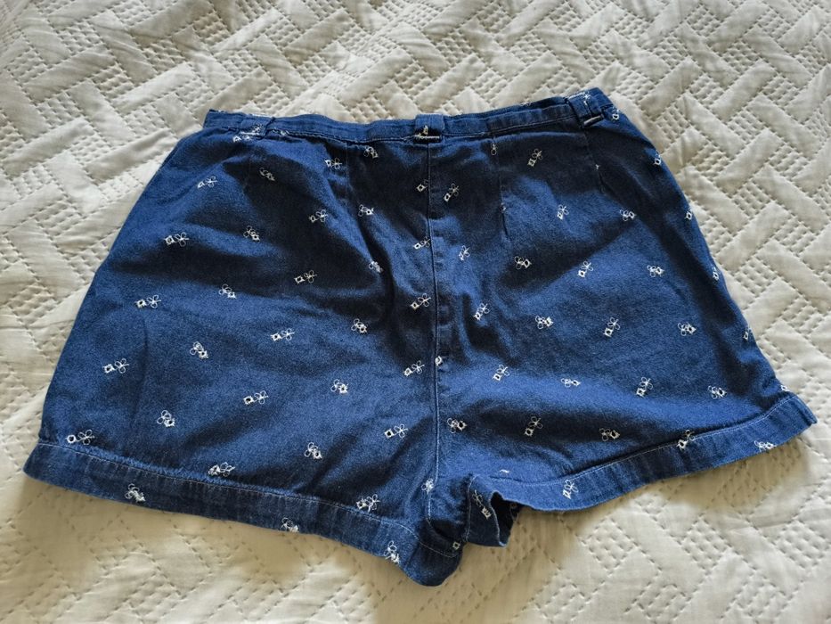 Krótkie spodenki, szorty Dorothy Perkins