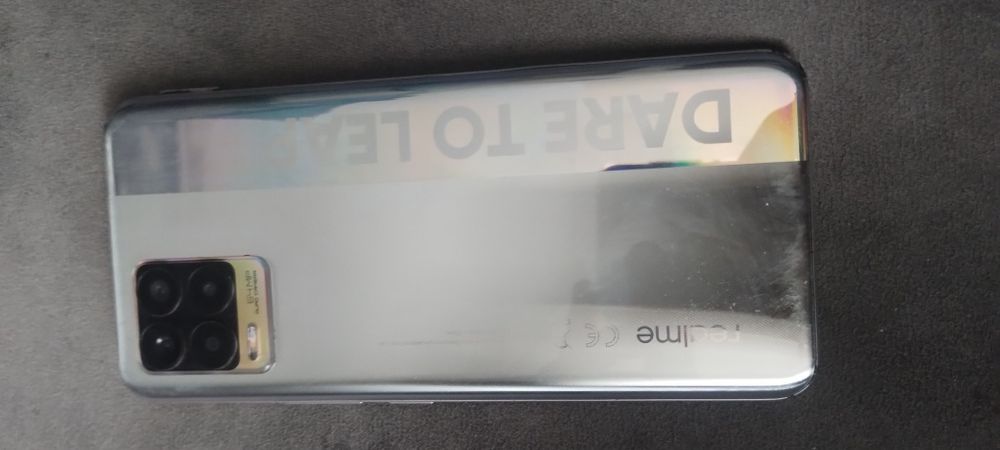 Używane realme c 8 opis