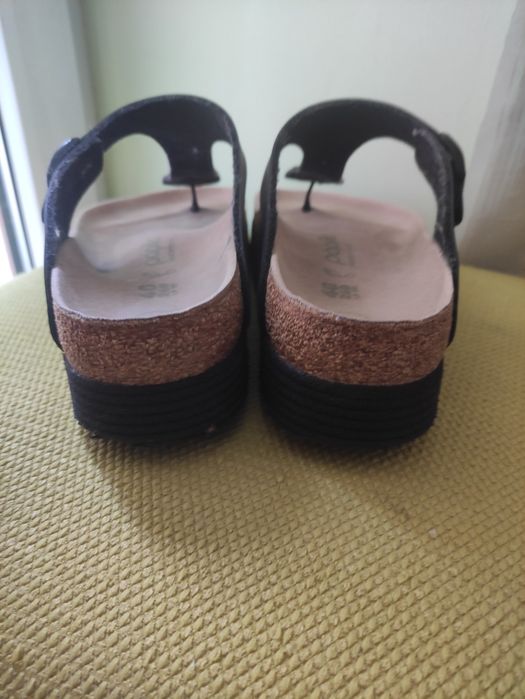 Шльопанці Birkenstock вєтнамки