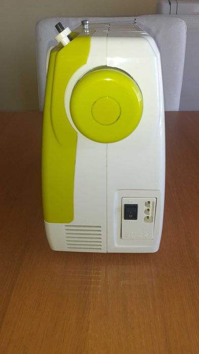 Máquina de costura (para peças)