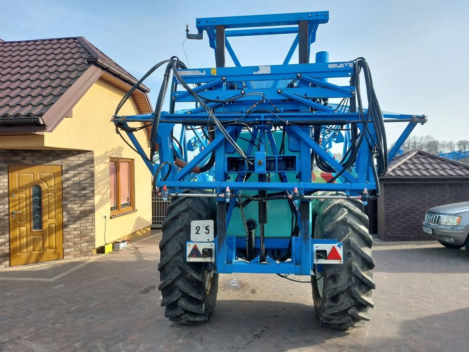 Opryskiwacz Berthoud Mack 40 2002r.24/21m