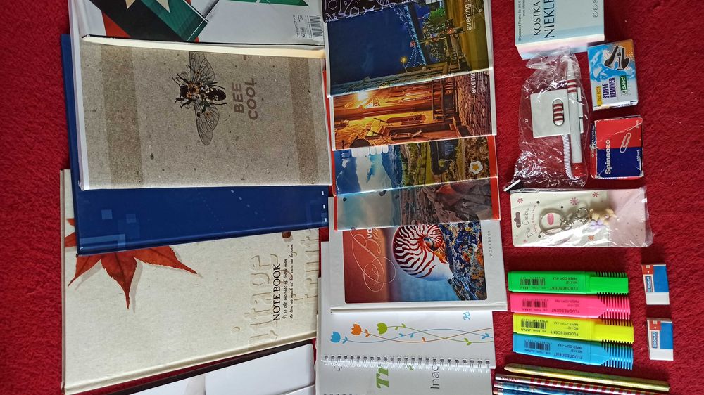 Wyprawka szkolna super zestaw zeszyty A4 przybory
