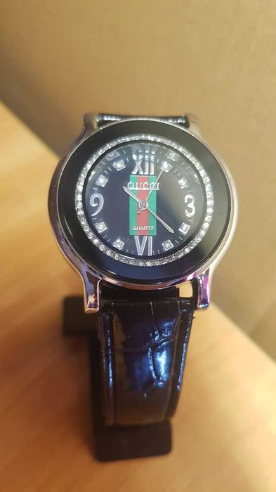Годинник в стилі GUCCI