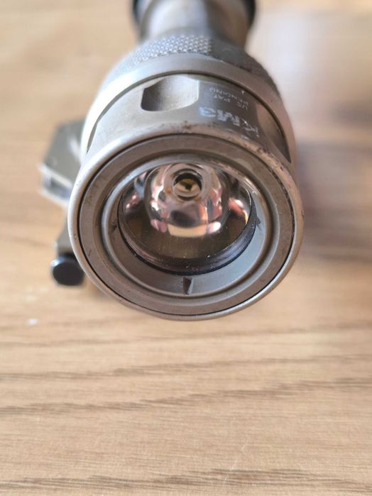 Latarka Surefire m952v