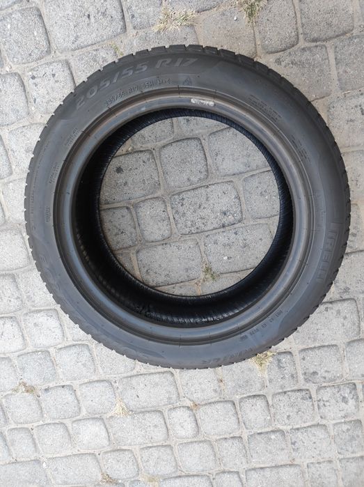 205.55.17 jedna opona Pirelli Sottozero 3