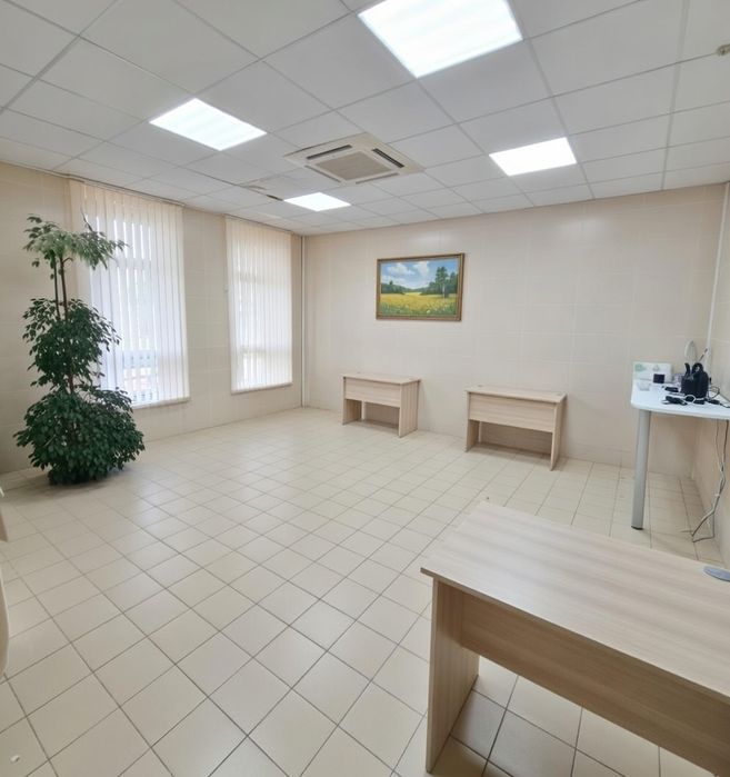 Оренда під медицину та косметологію в центрі міста.