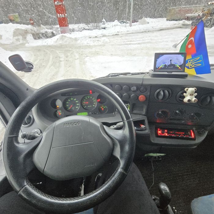 Продам івеко 2001 рік 2.8 мотор коробка 6-ступка категорія Б