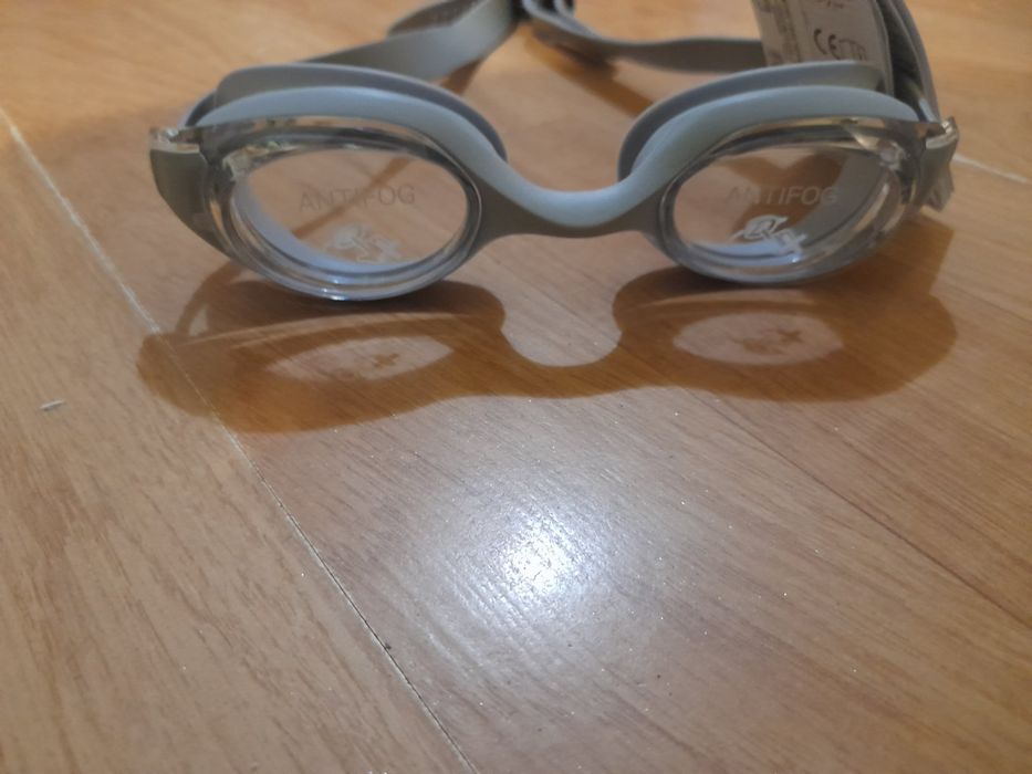 Окуляри для плавання