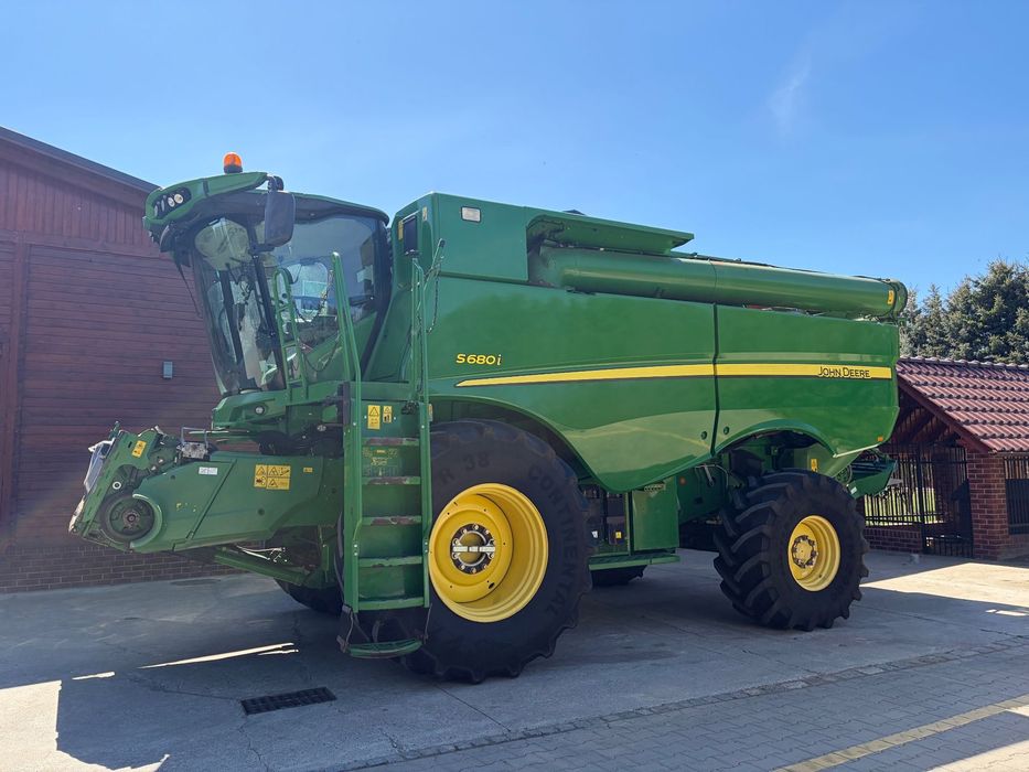 John Deere S680i