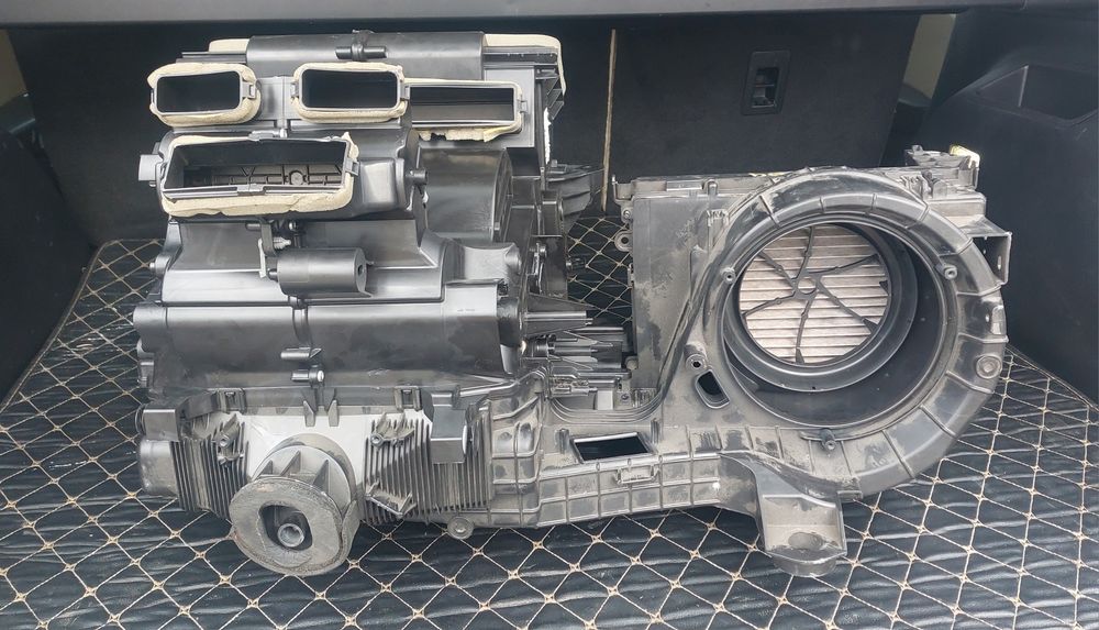 Продам коспус печки на Ford Edge під ремонт