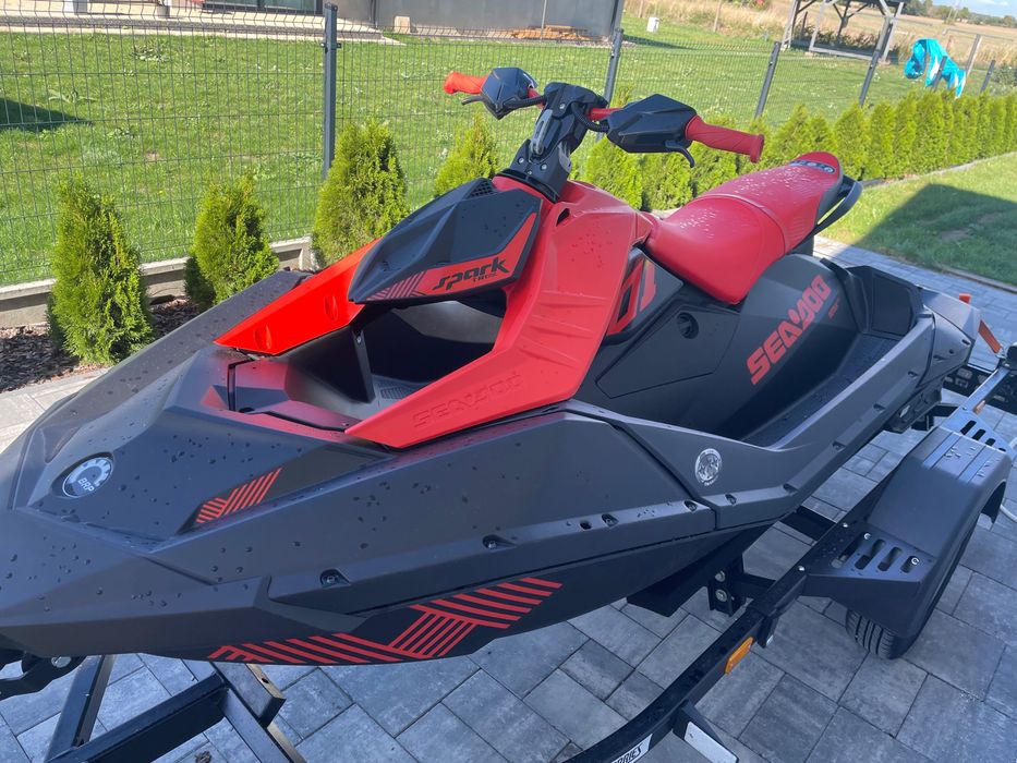 Seadoo spark trixx 90hp 3 up Przyczepa