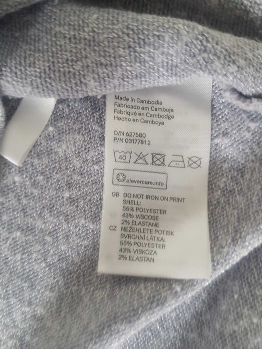 Bluzeczka marki H&M z napisami, r. XL.