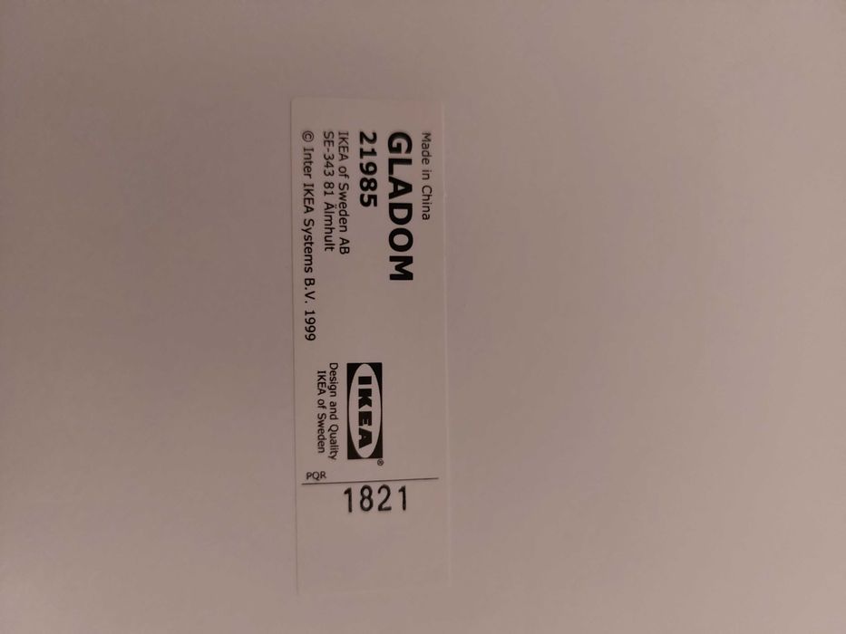 Mesa tabuleiro em chapa de centro de sala IKEA Branca