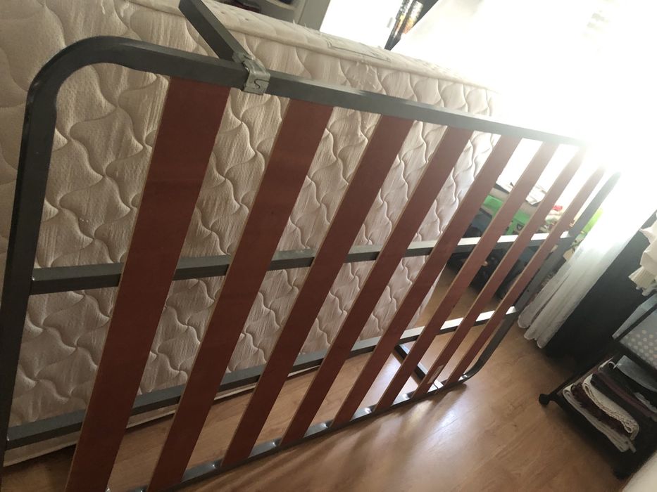 Estrado cama com colchão