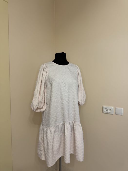 Сукні в ідеальному стані