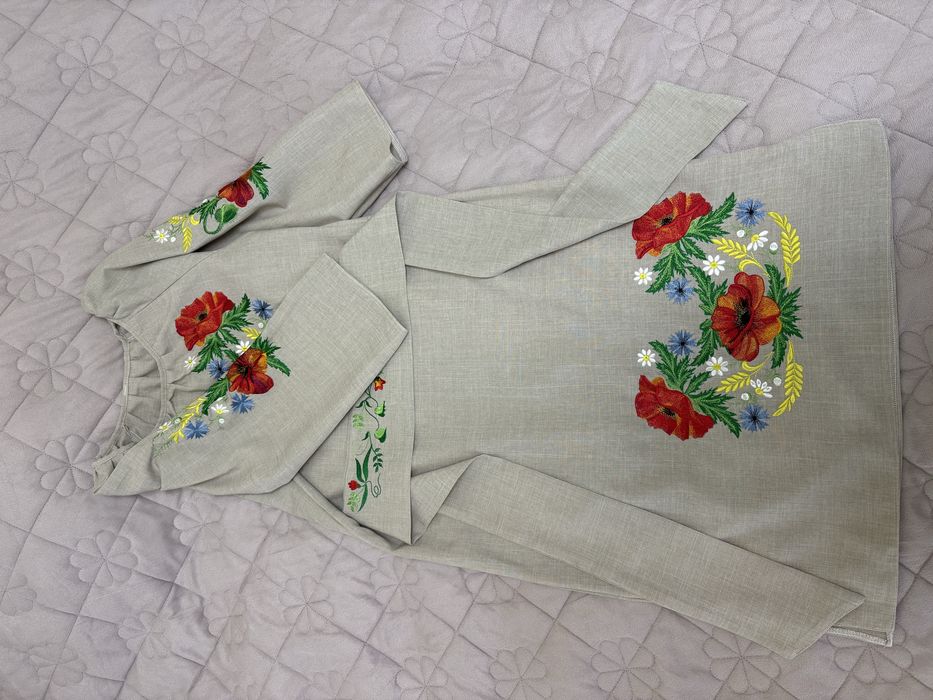 Вишите плаття для жінки