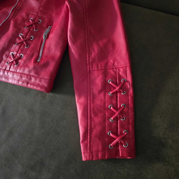 Piękna kurtka Ramoneska czerwona z wiązaniami eko NOWA