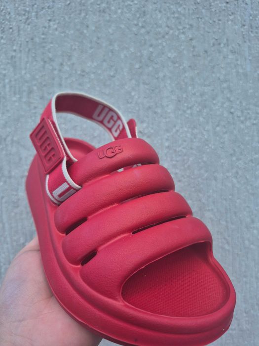Дитяче взуття ugg босоніжки 32,5 розмір