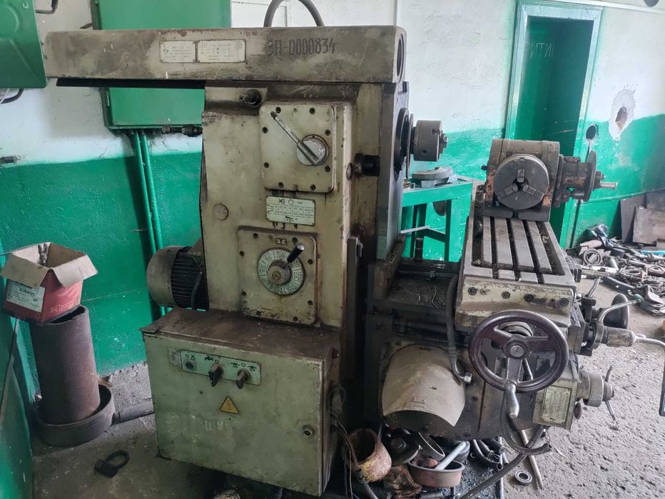 Фрезерний станок 6Р81Г