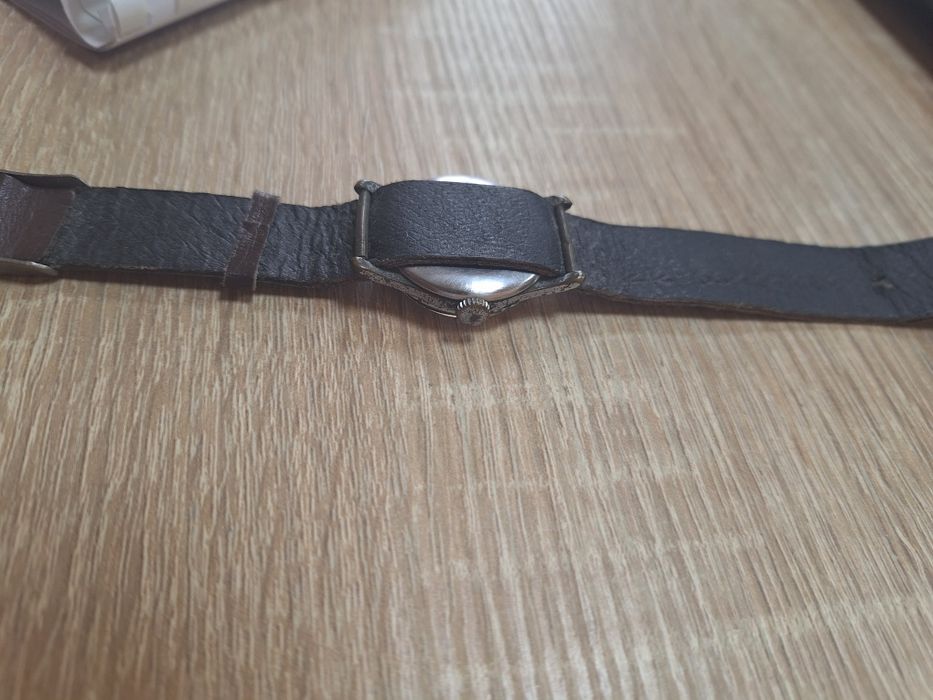 Срочно! Продам! Часы наручные зим