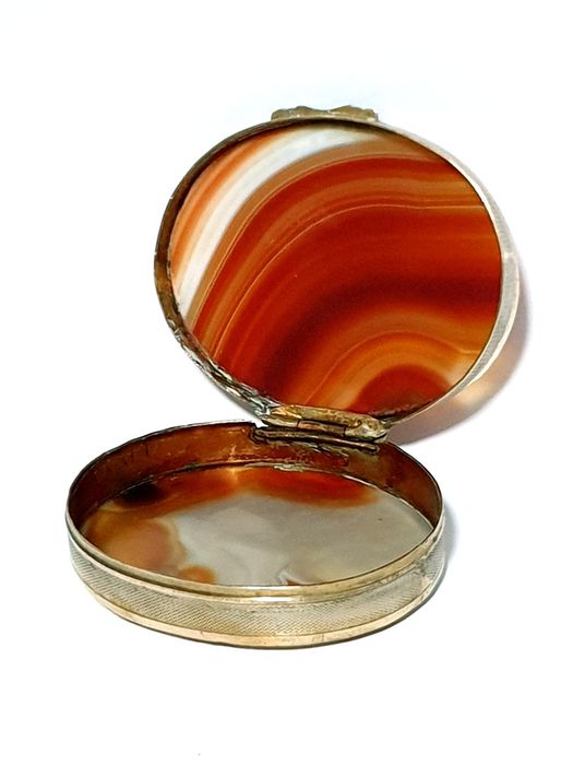 Lindissima antiga caixa de rapé / snuff box Napoleão com pedras Ágata