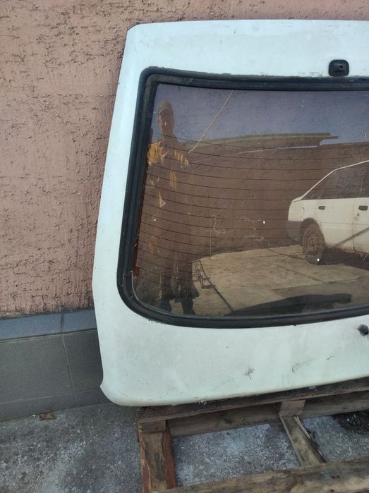 крышка багажника мазда 626 - Купити автозапчастини - Ціна на OLX.ua