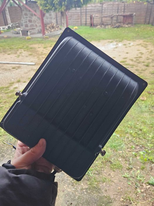 Lampy halogenowe LED zewnętrzne 30W i 200W